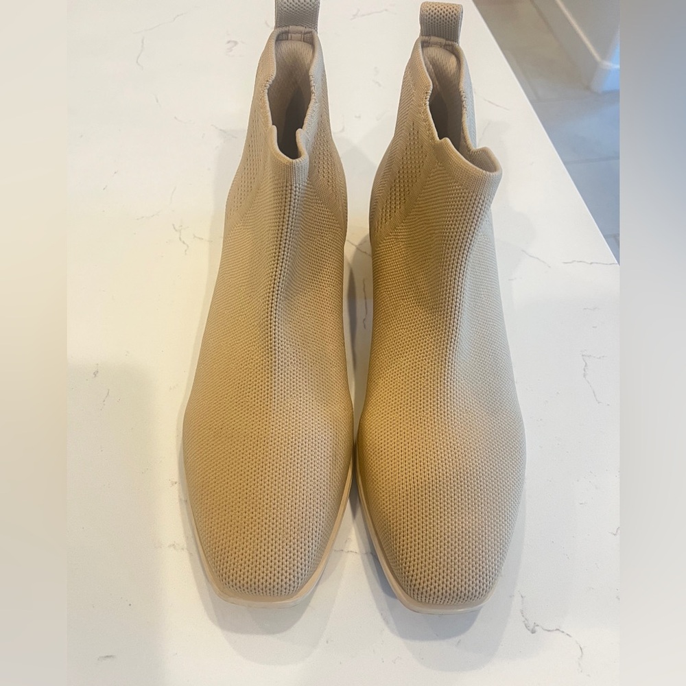 VIVAIA Tan Ankle Boots